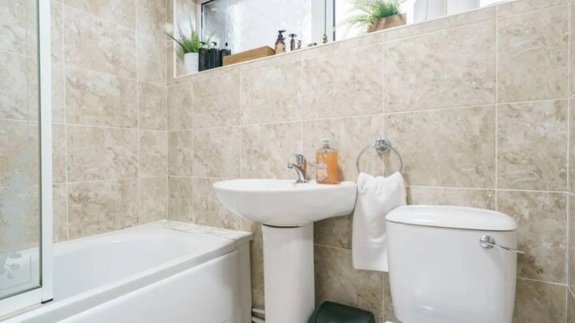 Holiday home Pass The Keys Lovely Home In Holywood Lots Nearby Seaside
