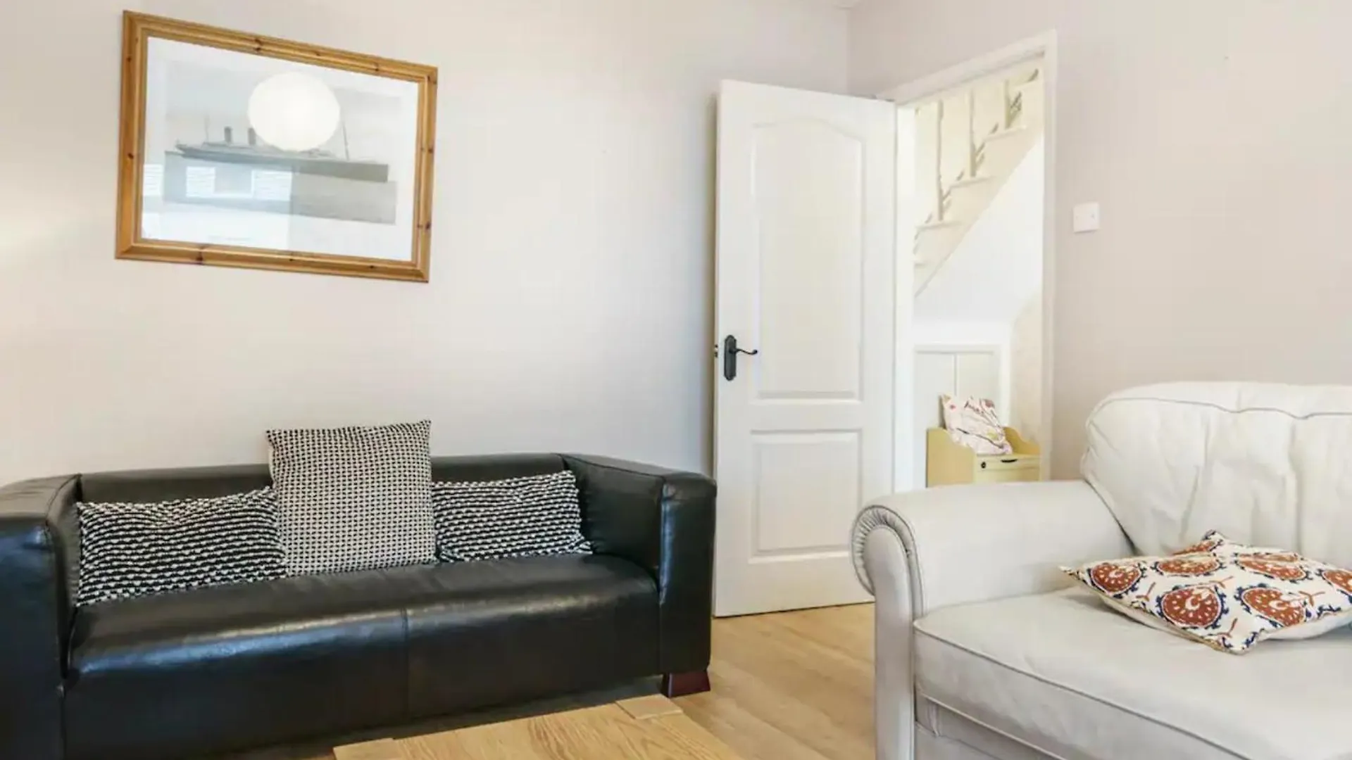 Pass The Keys Lovely Home In Holywood Lots Nearby Seaside Holiday home