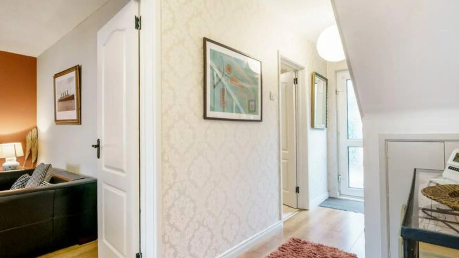 Pass The Keys Lovely Home In Holywood Lots Nearby Seaside 0*, Holywood (Down)